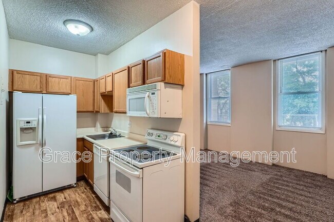Building Photo - 2225 E Buchtel Blvd