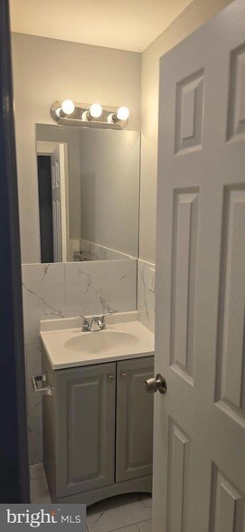 Building Photo - 39 High St