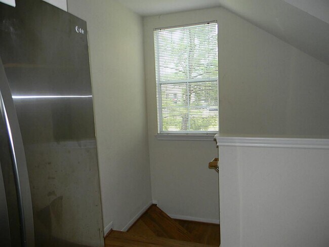 Building Photo - 3001 Murworth Dr