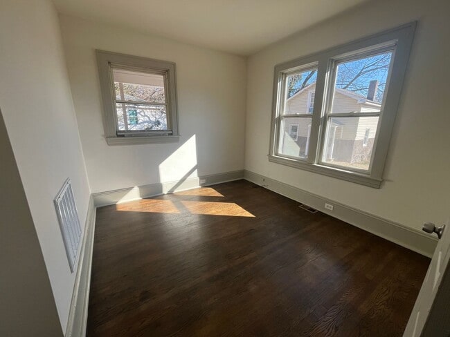 Building Photo - Spacious 4-Bedroom, 2-Bath Home with Porches & Basement