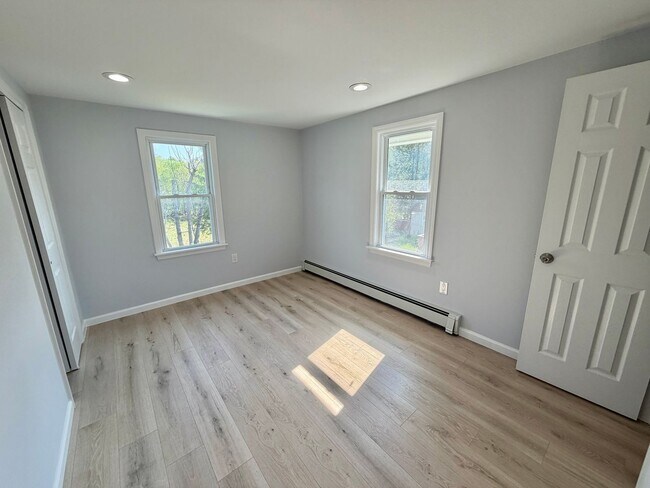 Building Photo - FOR RENT: Charming Remodeled Arts & Crafts Home in Monticello