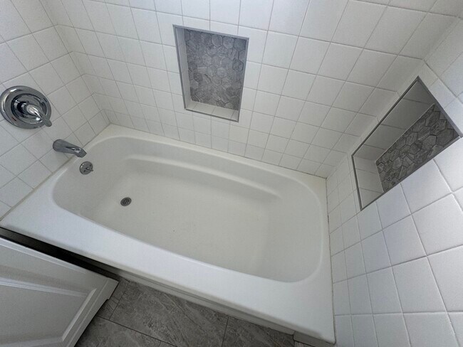 Building Photo - 9217 Alcott St