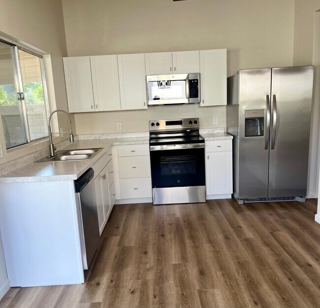 Building Photo - 4043 W Camino Del Rio