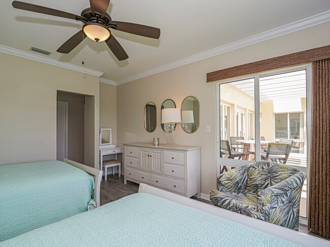 Building Photo - 5060 Harmony Cir