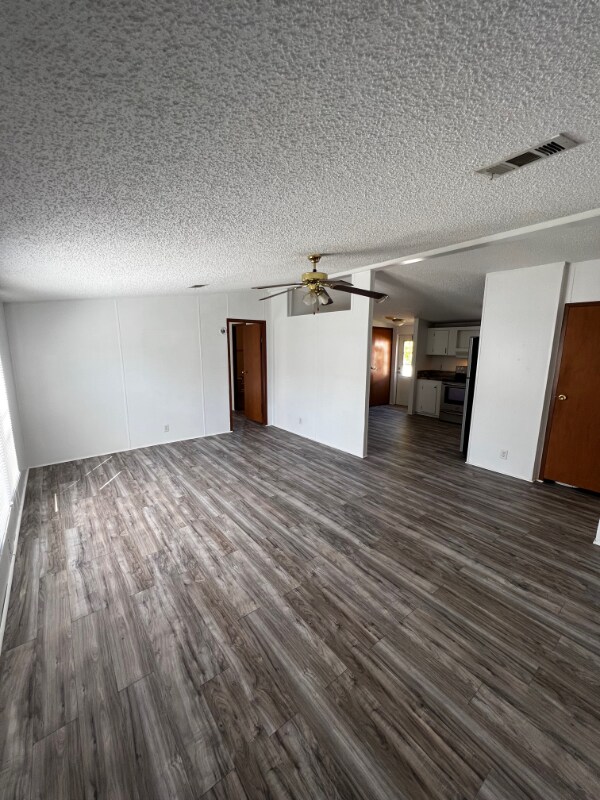 Building Photo - 6859 NE 1st Pl