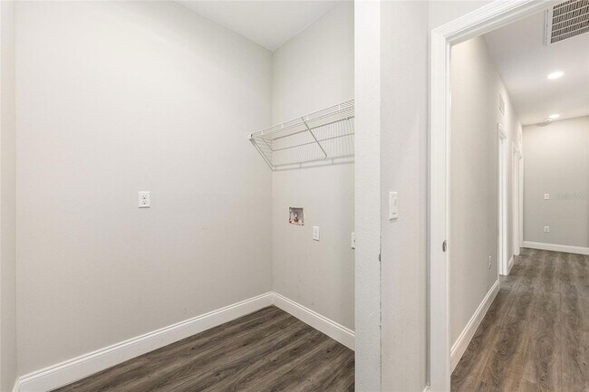 Building Photo - 5998 SW 154th Street Rd