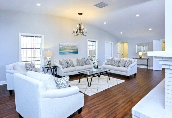 Building Photo - 4805 Park Towne Way
