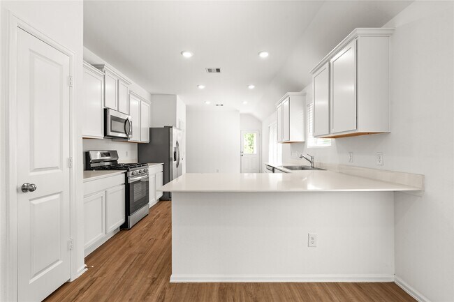 Building Photo - 2039 Barrett Gables Dr