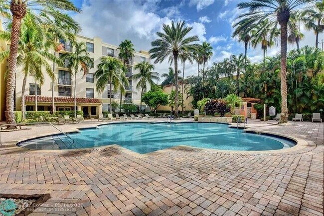 Building Photo - 651 Okeechobee Blvd
