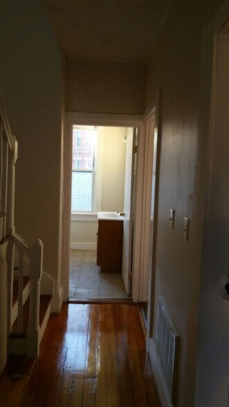 Building Photo - 17 Perrin St