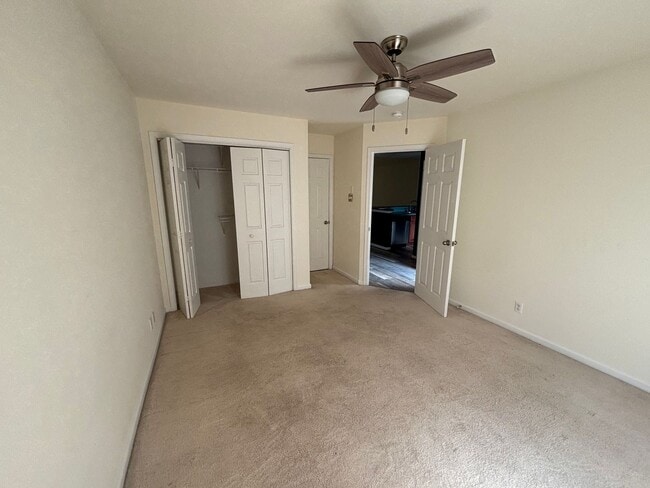 Building Photo - Charming 2 Bedroom Condo Located in York C...