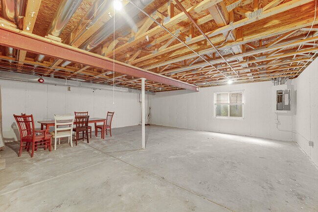 Building Photo - 1775 Kelberg Ave