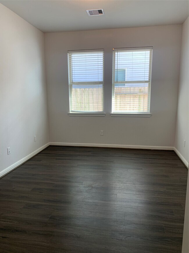 Building Photo - 18807 Fulvetta Haven Way