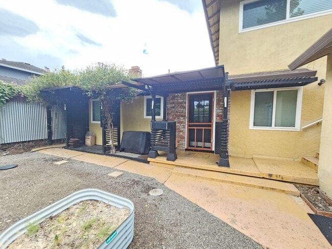 Building Photo - S. S Pastoria Ave