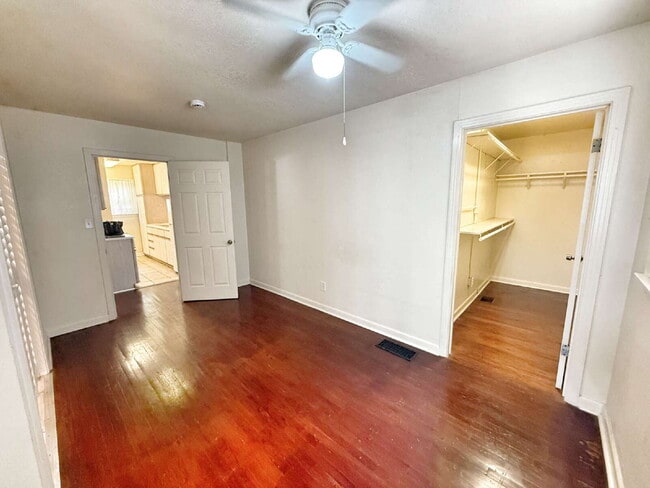 Building Photo - Unbeatable Location – Walk to the Comal Ri...