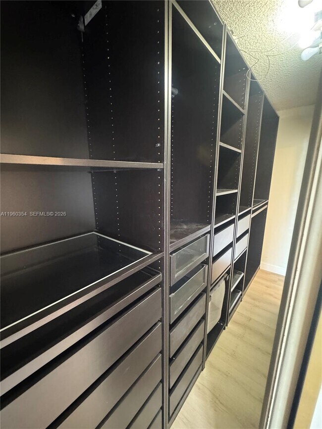 Building Photo - 20320 NE 2nd Ave