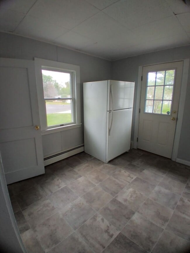 Building Photo - 1-Bedroom 1-Bathroom Apartment For Rent