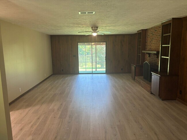 Building Photo - 41 Mallard Ln