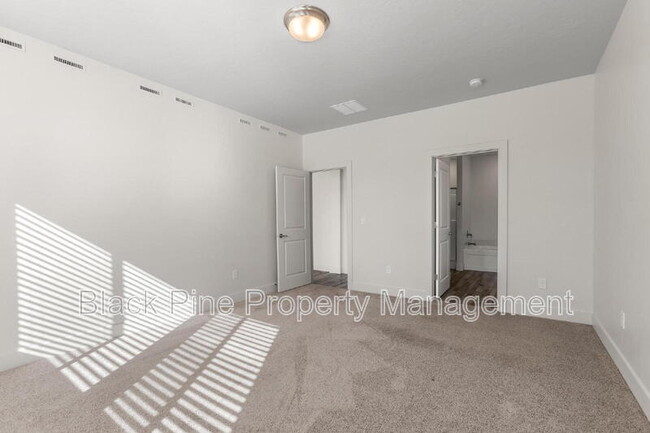 Building Photo - 15231 Cumulus Way