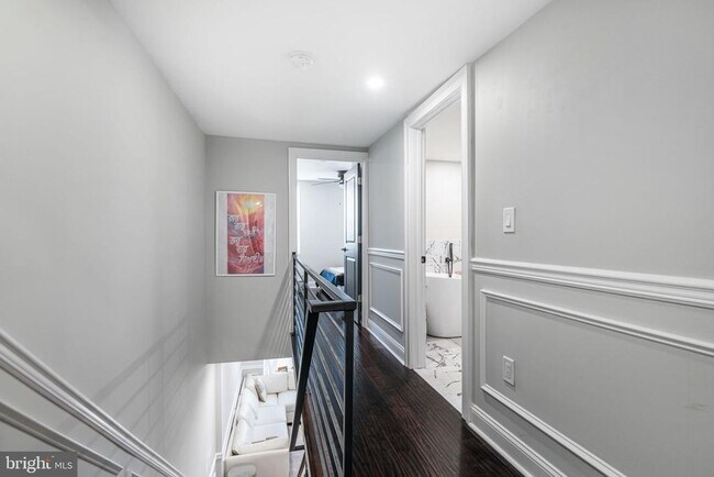 Building Photo - 912 Cantrell St