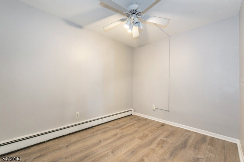 Building Photo - 197 N Beverwyck Rd