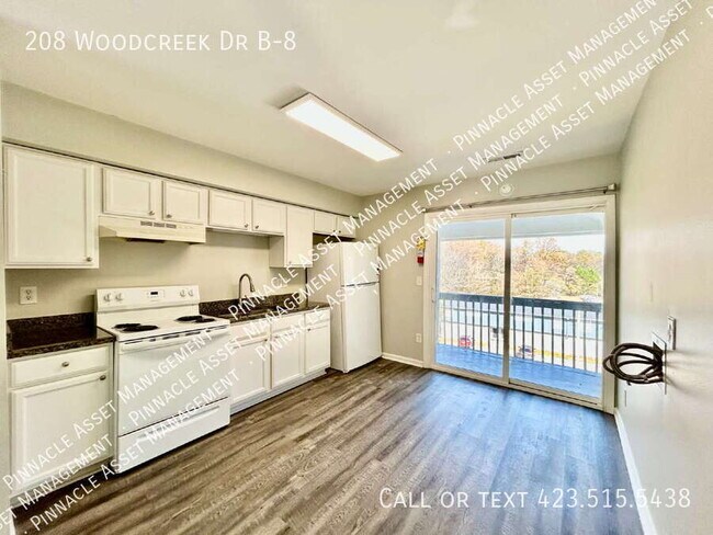 Building Photo - 208 Woodcreek Rd