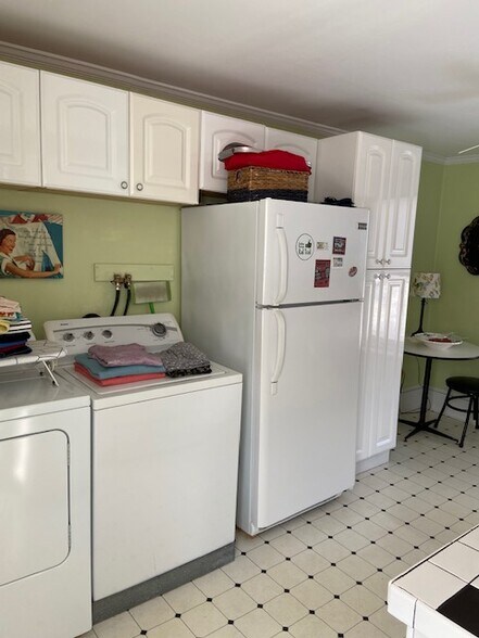 Building Photo - 16 Rustcraft Rd