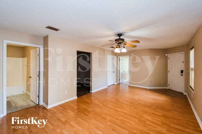 Building Photo - 5221 Glen Alan Ct S