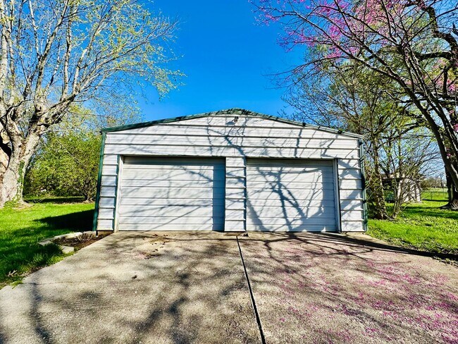 Building Photo - 710 Latimer Ave