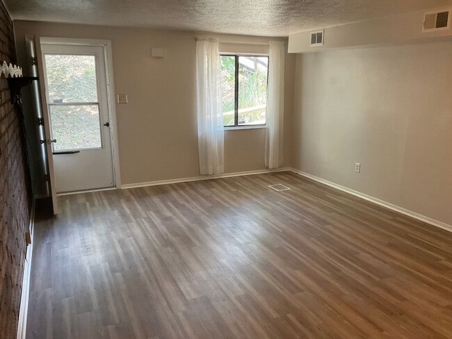 Building Photo - 3 Bed 2 Bath- Cannonsburg PA
