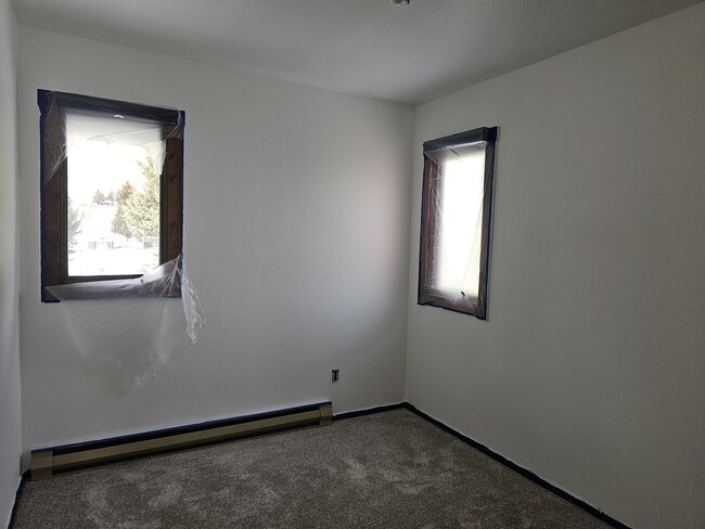 Building Photo - 740 Snow King Dr