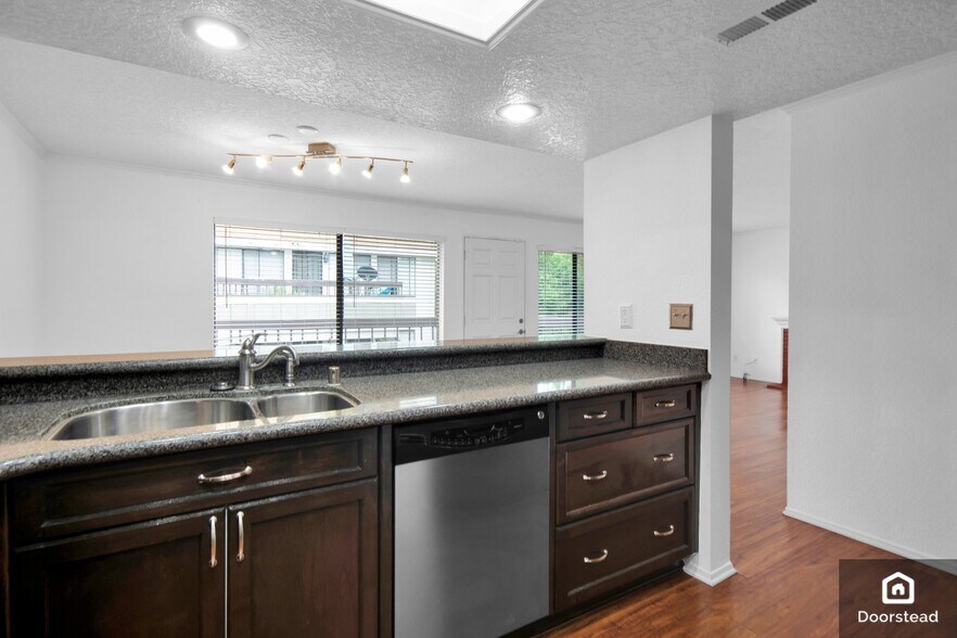 Building Photo - 25596 Mont Pointe