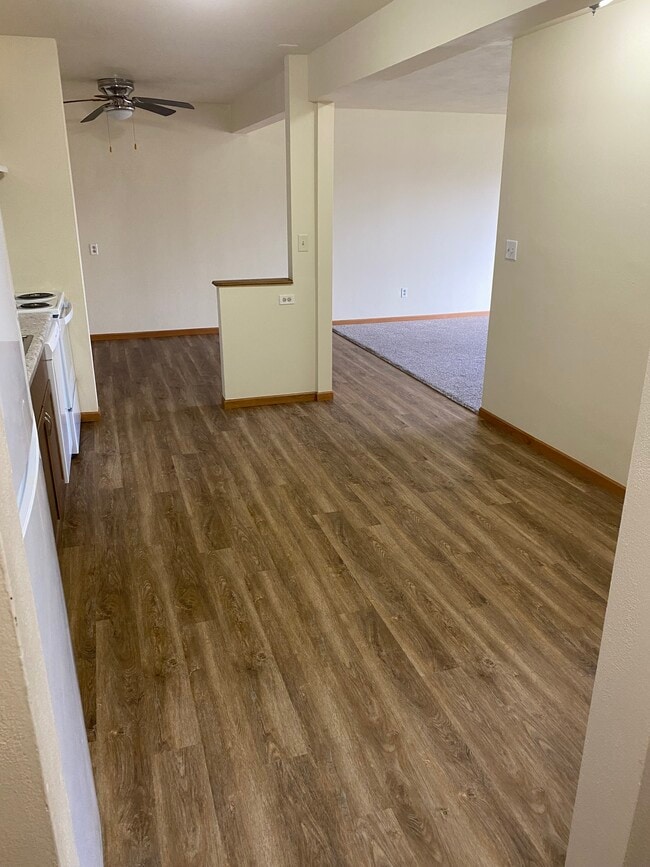 Building Photo - Arrowhead Pointe Apartments
