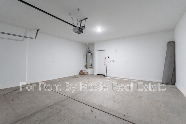 Building Photo - 8499 W Sonoma Way