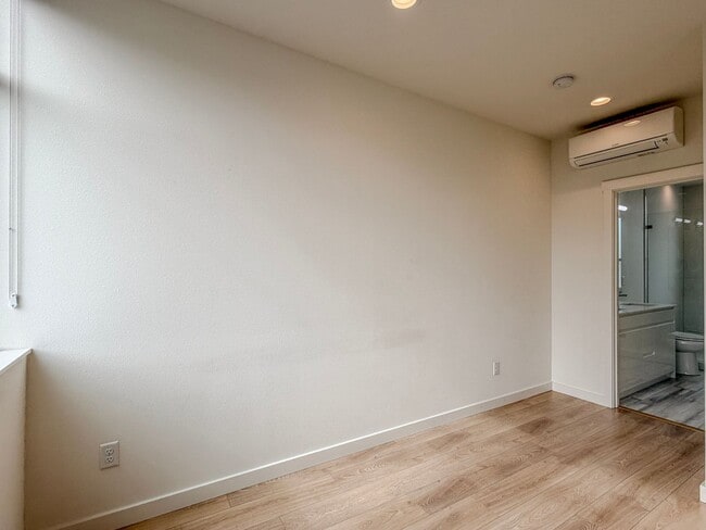 Building Photo - Newer Construction 2bd/2bth Madison Valley Townhome, $3,300/mo.