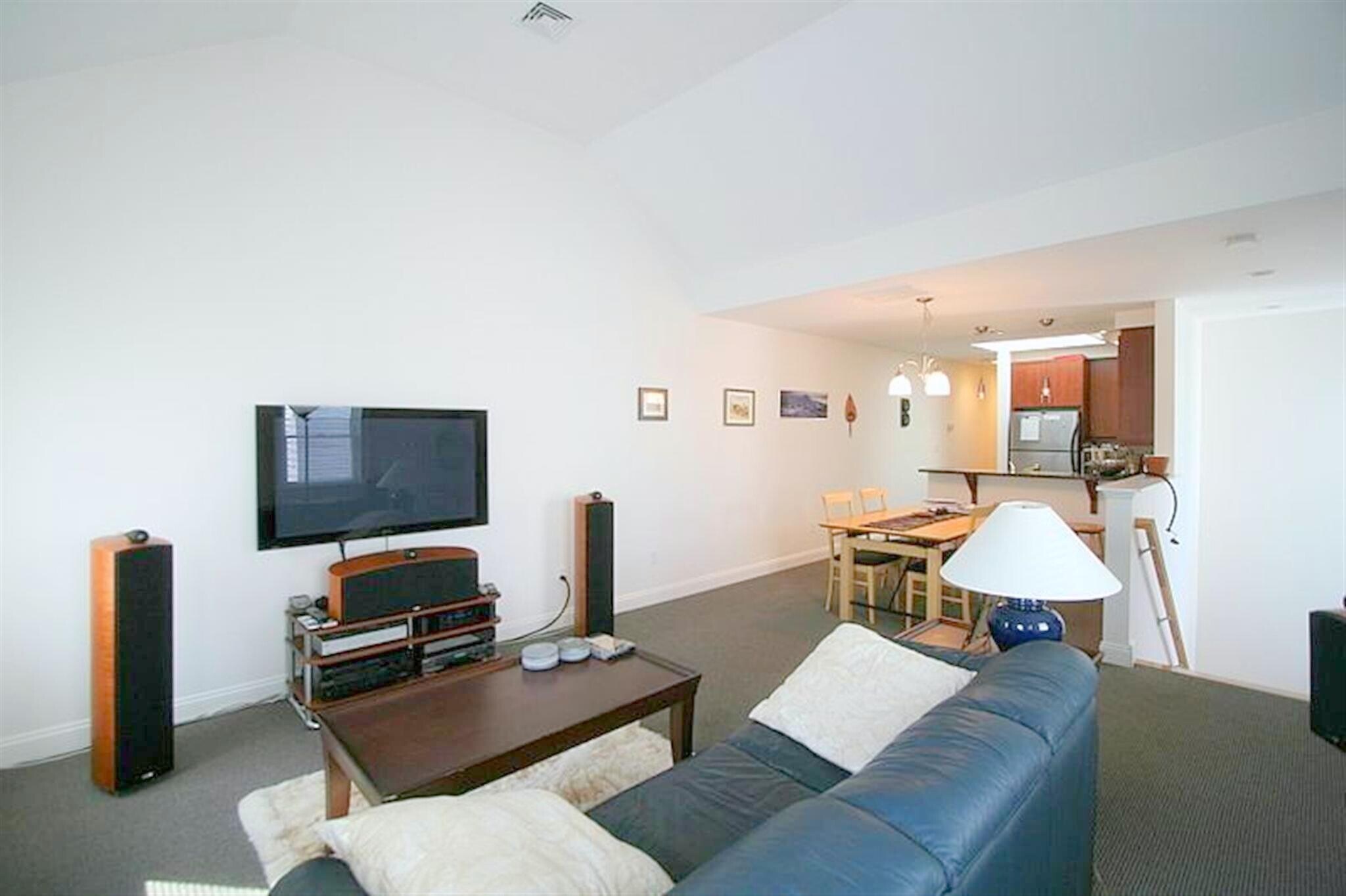 Building Photo - 157 Auburn St