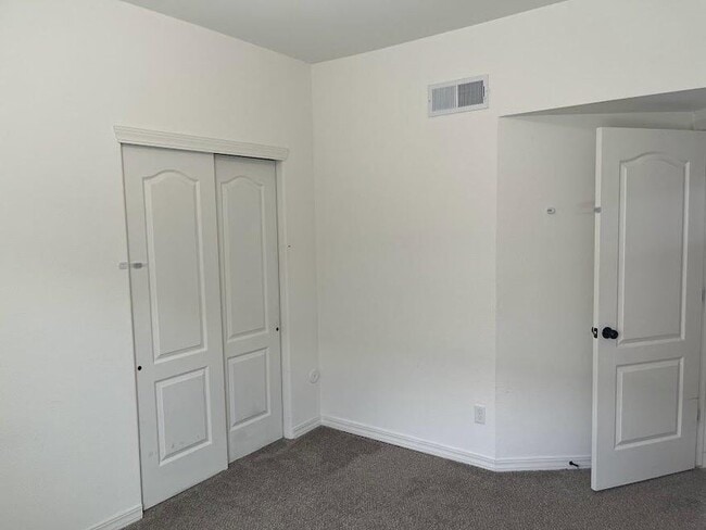 Building Photo - 904 Betton Pl