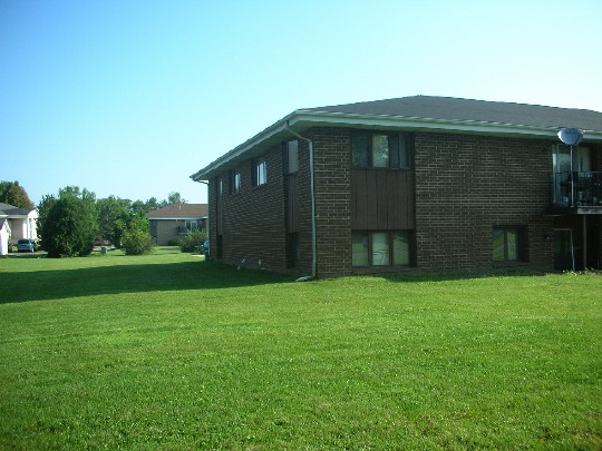 Building Photo - 4604 Governors Dr