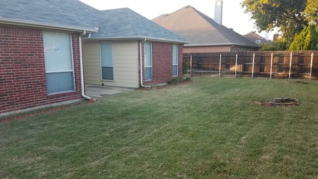 Building Photo - 1606 Jennifer Dr