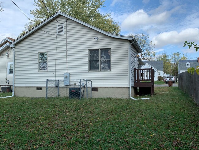 Building Photo - 3734 Detroit Ave