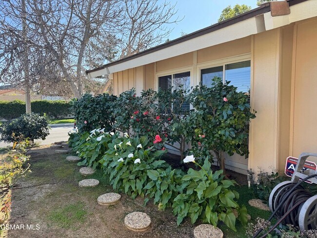 Building Photo - 846 Lindawood St