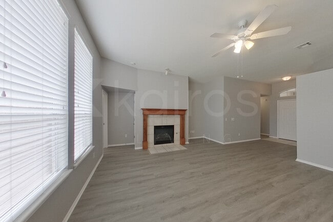 Building Photo - 113 Great Oaks Dr