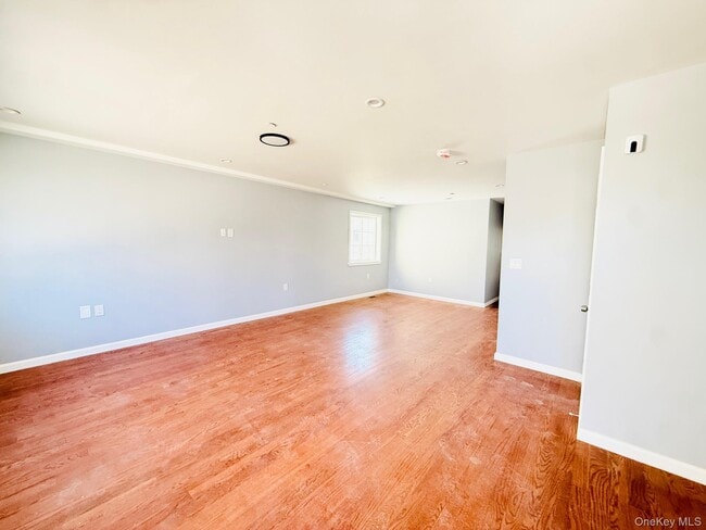 Building Photo - 139-20 Lakewood Ave