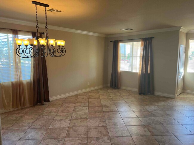 Building Photo - 205 Valare St