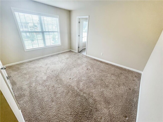Building Photo - 5840 Zelkova Dr