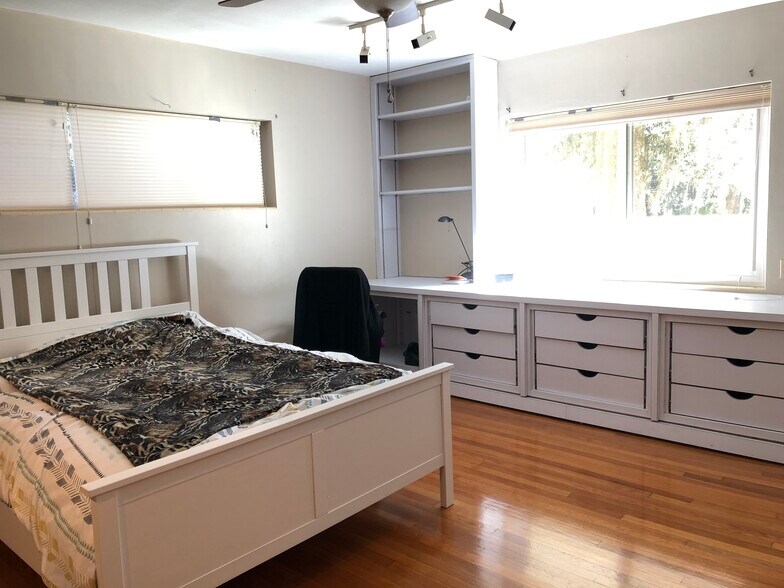 Primary bedroom with built in dressers - 2156 NW 4th Pl