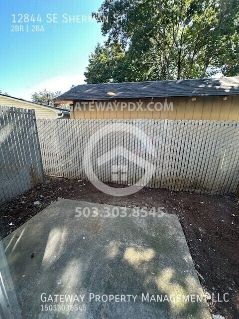 Building Photo - 12844 SE Sherman St