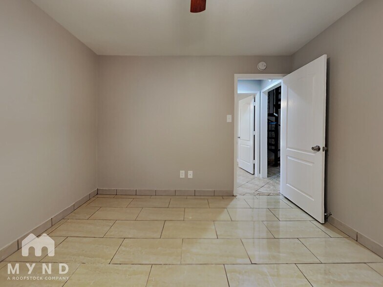 Building Photo - 14923 Walters Rd