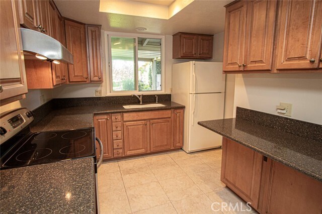 Building Photo - 594 Avenida Majorca