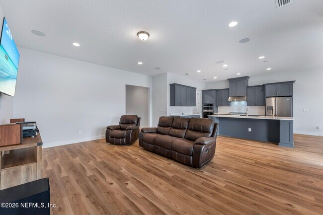 Building Photo - 281 Pne Grv Pt